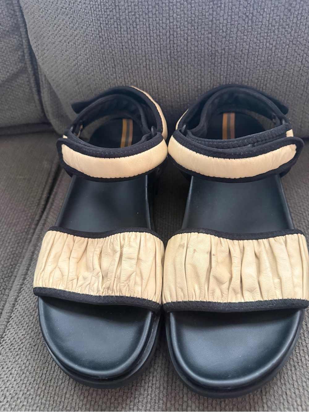 Sam Edelman Edythe Women’s Black Sandals with Cream Ruched Straps Size 11
